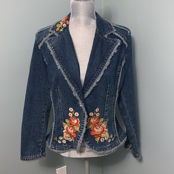 Vintage Jackets & Blazers - Vintage embroidered Jean Jacket size L